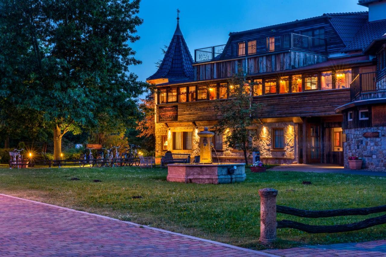 Wellnesshotel Seeschloesschen - Privat- Spa & Naturresort Senftenberg Exterior foto